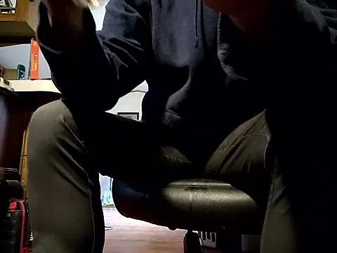 Snapshot of chosen923 chatting on 13, 11, 2025 chosen923 online show from 13, 11, 2025