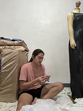 MarieLoveGlamorous online show from 23, 4, 2026