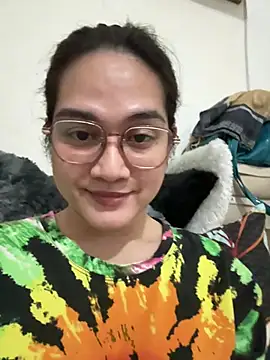 MarieLoveGlamorous online show from 7, 5, 2026