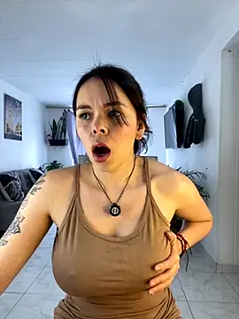 Snapshot of carolina16love chatting on 5, 10, 2025 carolina16love online show from 5, 10, 2025