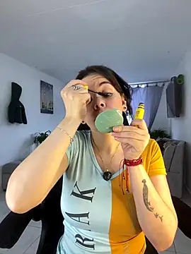 Snapshot of carolina16love chatting on 18, 10, 2025 carolina16love online show from 18, 10, 2025