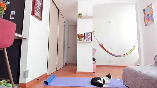 karlye 5 online show from 11, 1, 2025