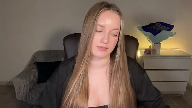 EvaMaddison online show from 27, 4, 2026