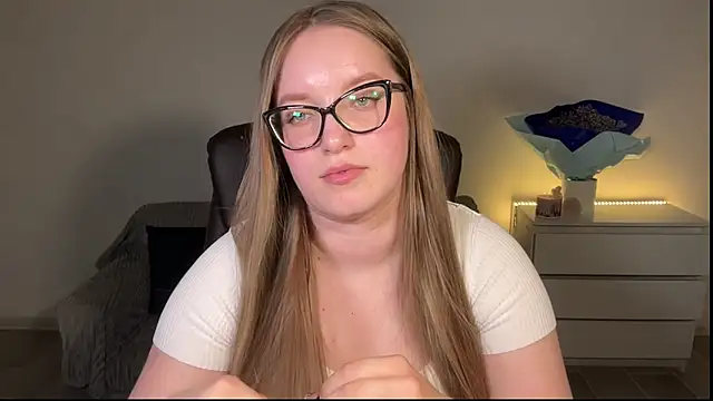 EvaMaddison online show from 5, 5, 2026