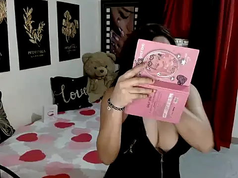 UrhotGoddess online show from 23, 7, 2026