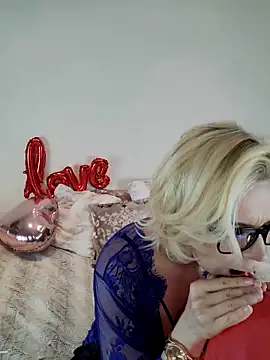 Snapshot of AureliaDoux chatting on 11, 2, 2025 AureliaDoux online show from 11, 2, 2025