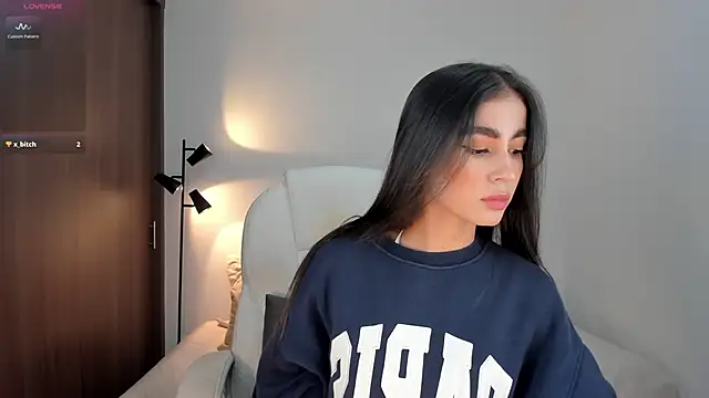 RebeccaBaxter online show from 12, 11, 2025