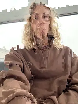 Snapshot of Feral_berry_8133 chatting on 10, 10, 2025 Feral berry 8133 online show from 10, 10, 2025