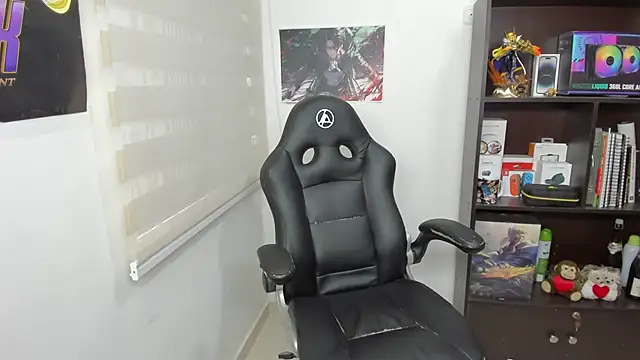 SIXXTOLOVE18 online show from 12, 3, 2025