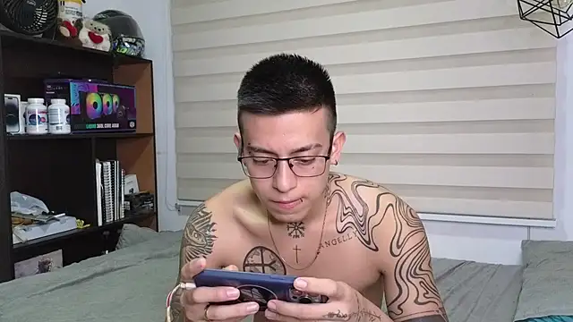 SIXXTOLOVE18 online show from 5, 11, 2025