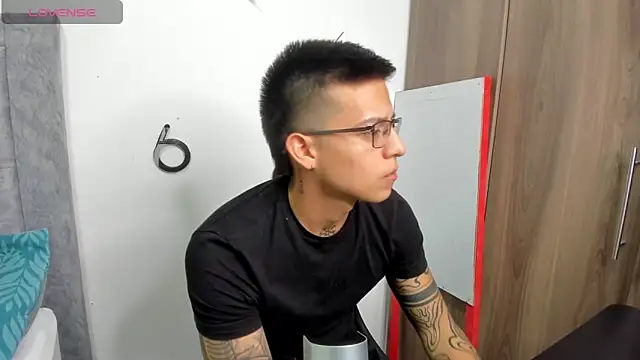 SIXXTOLOVE18 online show from 21, 2, 2026