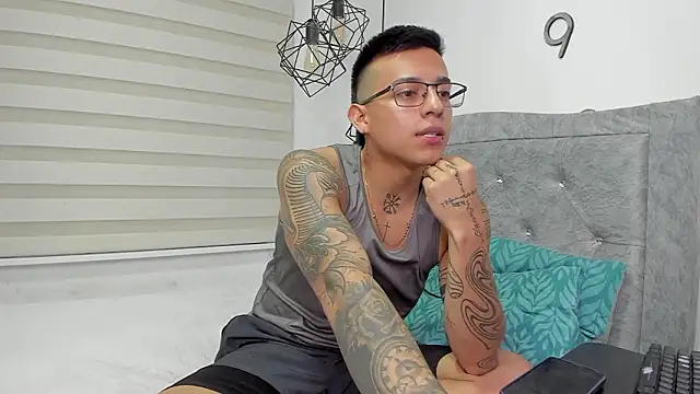 SIXXTOLOVE18 online show from 5, 3, 2026