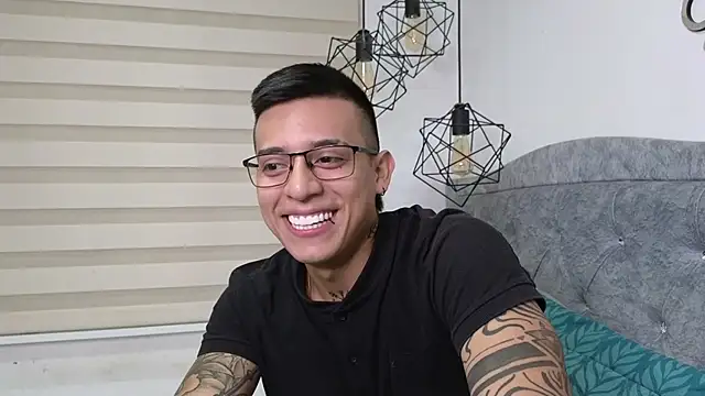 SIXXTOLOVE18 online show from 8, 3, 2026