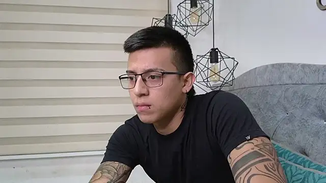 SIXXTOLOVE18 online show from 17, 3, 2026