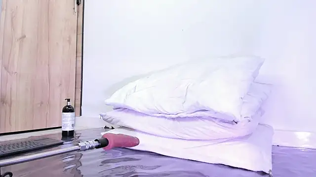 angel mouna online show from 25, 1, 2025