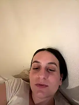 Snapshot of indierotic chatting on 15, 10, 2025 indierotic online show from 15, 10, 2025