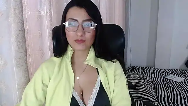 SavannaEvans001 online show from 6, 1, 2026