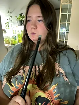 Snapshot of remirann_ chatting on 10, 10, 2025 remirann  online show from 10, 10, 2025