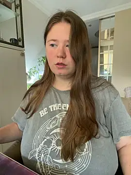 Snapshot of remirann_ chatting on 21, 10, 2025 remirann  online show from 21, 10, 2025