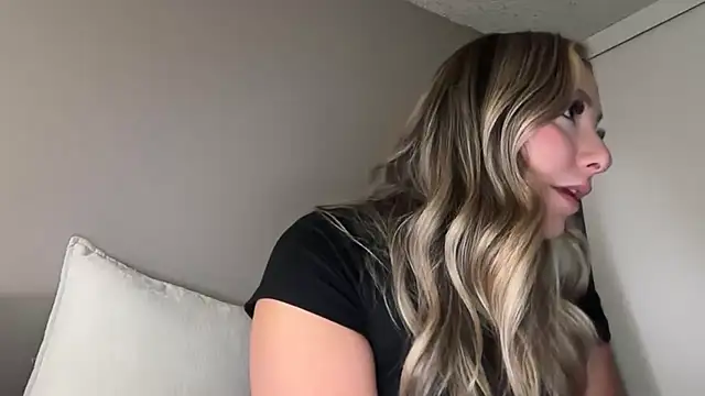 lustfulsmiles online show from 8, 5, 2026