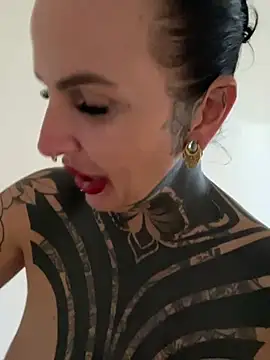 InkedBiitch online show from 6, 5, 2026