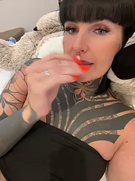 InkedBiitch online show from 3, 6, 2026