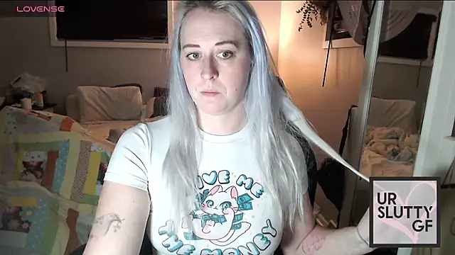 Snapshot of ursluttygf chatting on 16, 11, 2025 ursluttygf online show from 16, 11, 2025