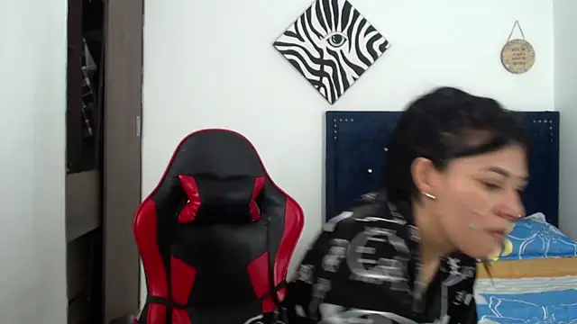 Snapshot of QueenSquirt_ chatting on 21, 3, 2026 QueenSquirt online show from 21, 3, 2026