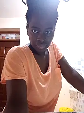 Snapshot of _cutemelania chatting on 3, 2, 2025  cutemelania online show from 3, 2, 2025