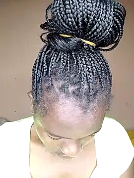 Snapshot of _cutemelania chatting on 28, 9, 2025  cutemelania online show from 28, 9, 2025