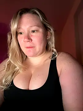 PiggyRose online show from 5, 10, 2025