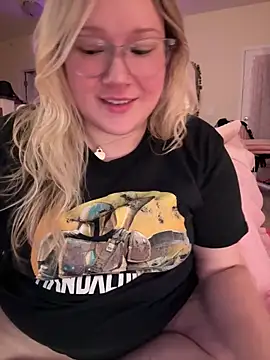 PiggyRose online show from 19, 3, 2026