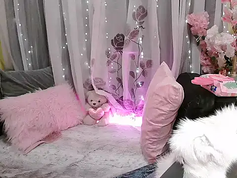 Snapshot of OhmyPinay chatting on 27, 11, 2025 OhmyPinay online show from 27, 11, 2025