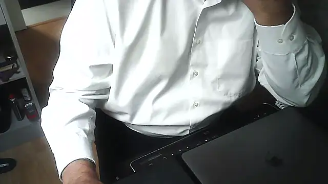 Snapshot of DUDURA@xh chatting on 6, 12, 2024 DUDURAxh online show from 6, 12, 2024