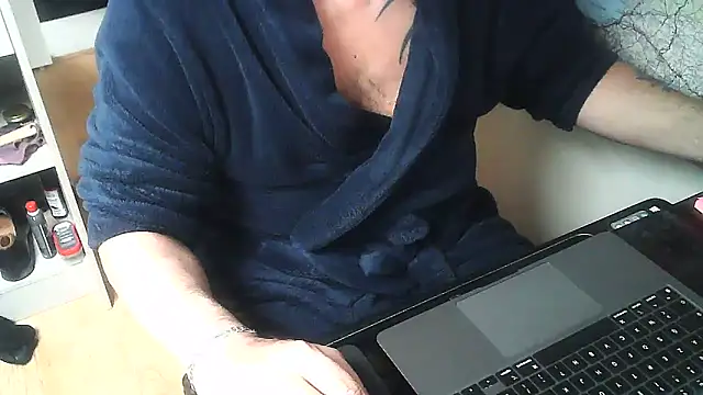 Snapshot of DUDURA@xh chatting on 6, 1, 2025 DUDURAxh online show from 6, 1, 2025