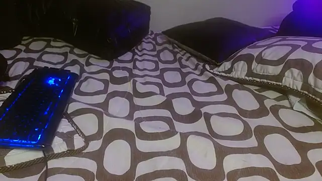 AnnyelinnaLove online show from 6, 3, 2025