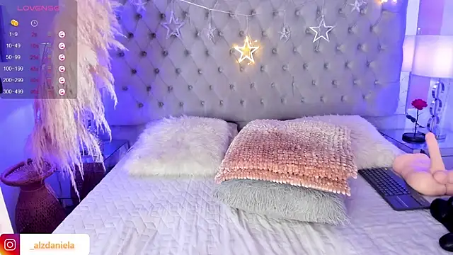 Snapshot of Kaitlyn_Brwon chatting on 11, 1, 2025 Kaitlyn Brwon online show from 11, 1, 2025