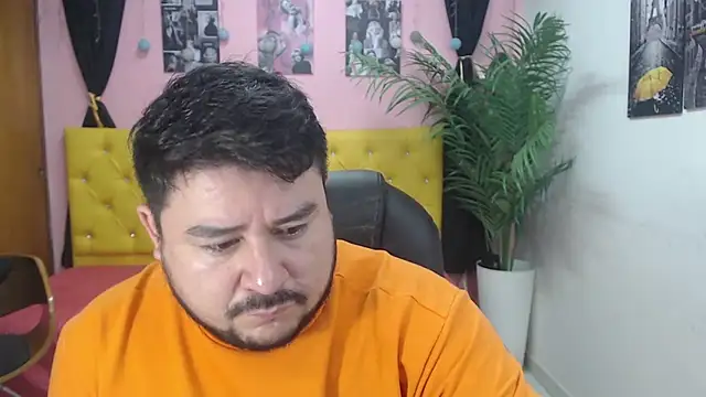 Snapshot of oso_dirty_ chatting on 8, 2, 2025 oso dirty  online show from 8, 2, 2025