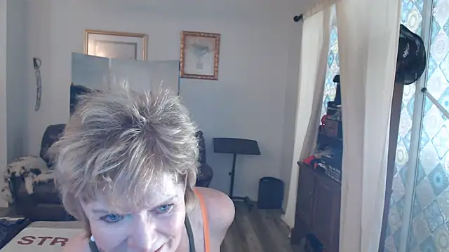 SindeeDix online show from 2, 8, 2026