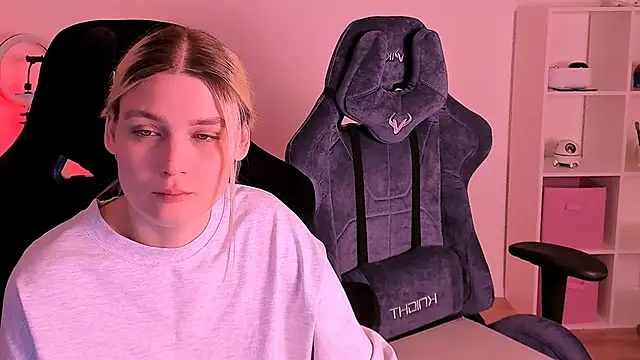 hotblonds online show from 19, 12, 2024