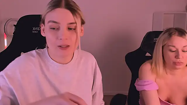 hotblonds online show from 31, 12, 2024