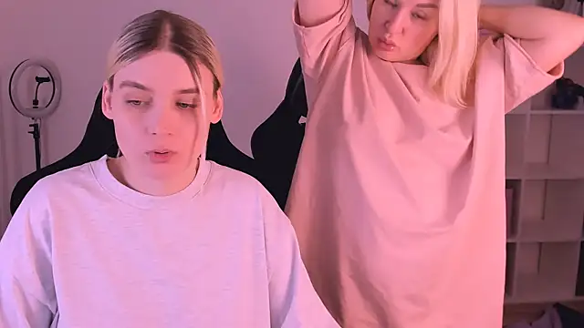 hotblonds online show from 7, 1, 2025