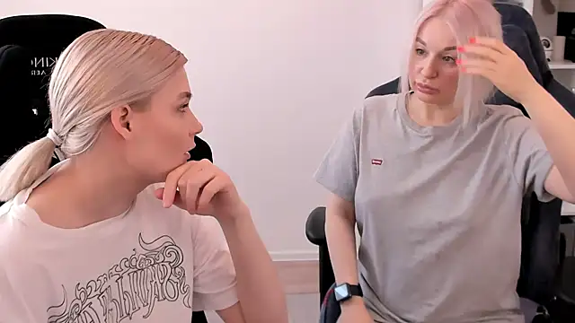 hotblonds online show from 17, 3, 2025