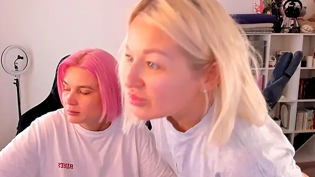 hotblonds online show from 19, 9, 2025