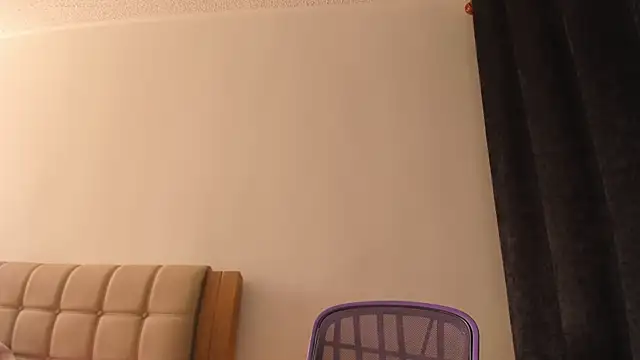 Snapshot of Ash_milk chatting on 8, 1, 2025 Ash milk online show from 8, 1, 2025