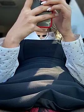 YOUR-KARINA online show from 28, 3, 2026