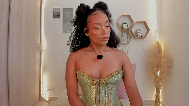 Snapshot of mariam_hill chatting on 23, 5, 2026 mariam hill online show from 23, 5, 2026