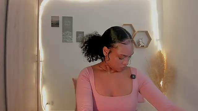 Snapshot of mariam_hill chatting on 12, 6, 2026 mariam hill online show from 12, 6, 2026
