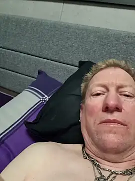 tomtom111111 online show from 10, 3, 2026