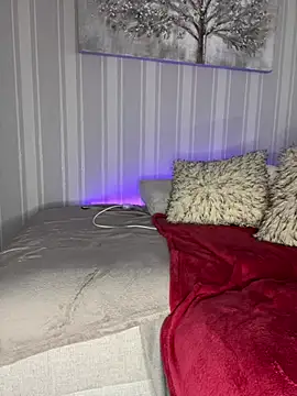 KikiVega online show from 15, 12, 2024